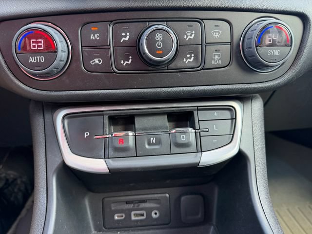 Used 2023 GMC Terrain SLT w/ Infotainment Package II FWD image 12