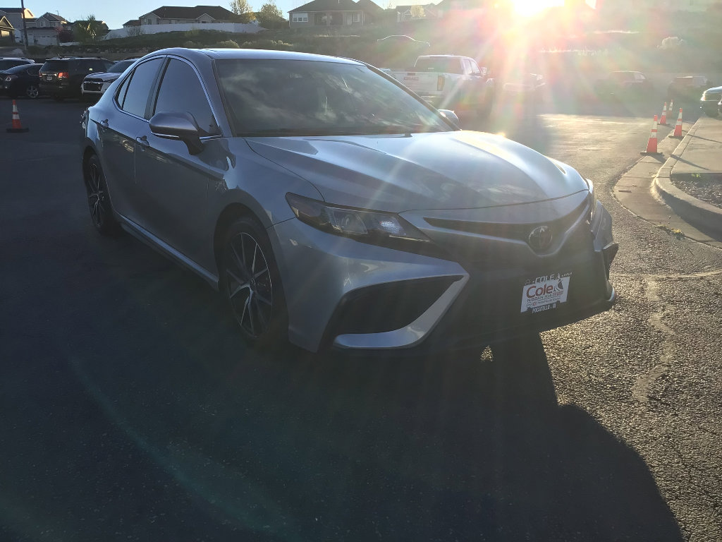 Used 2023 Toyota Camry SE w/ Blackout Package (TMS) image 1