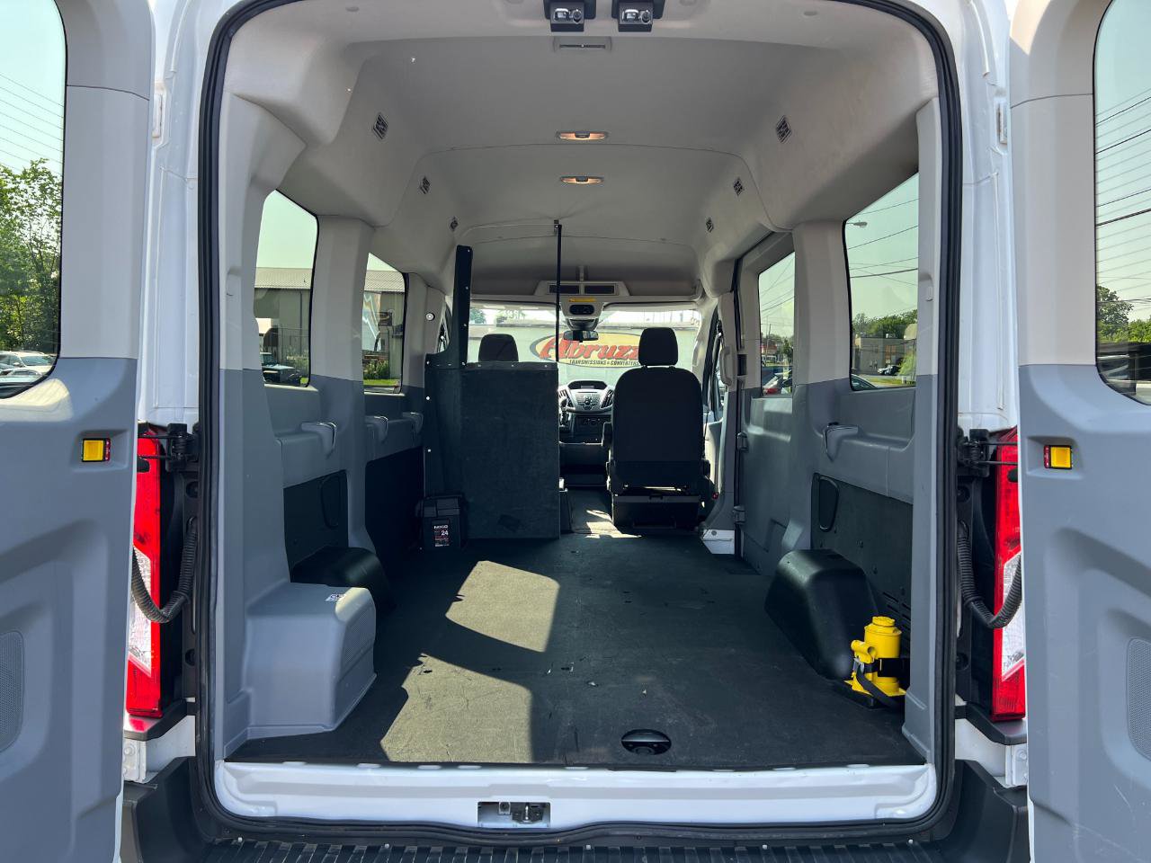 Used 2016 Ford Transit 150 XLT RWD image 46