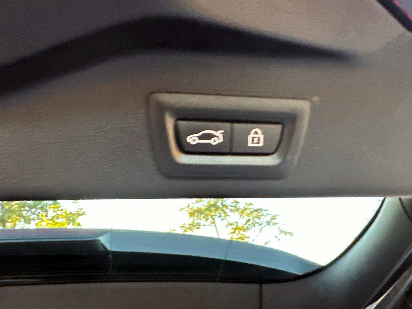 Used 2022 BMW X5 xDrive40i w/ Premium Package image 12