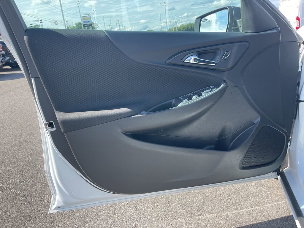 Used 2023 Chevrolet Malibu LS image 25