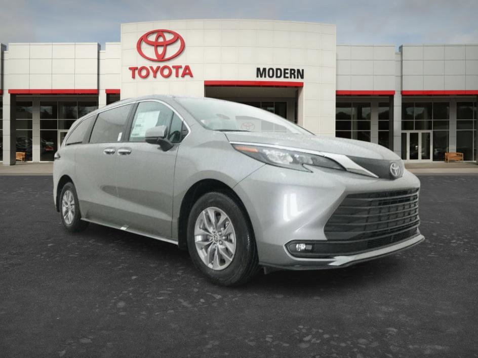 New 2026 Toyota Sienna XLE FWD image 17