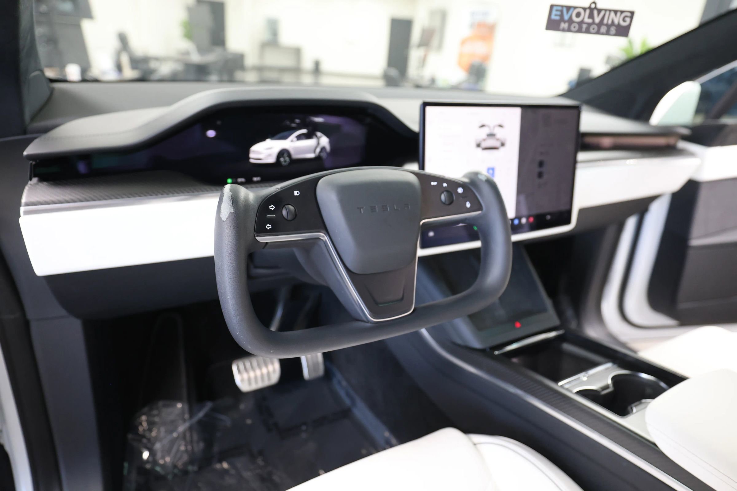 Used 2022 Tesla Model X Plaid image 31