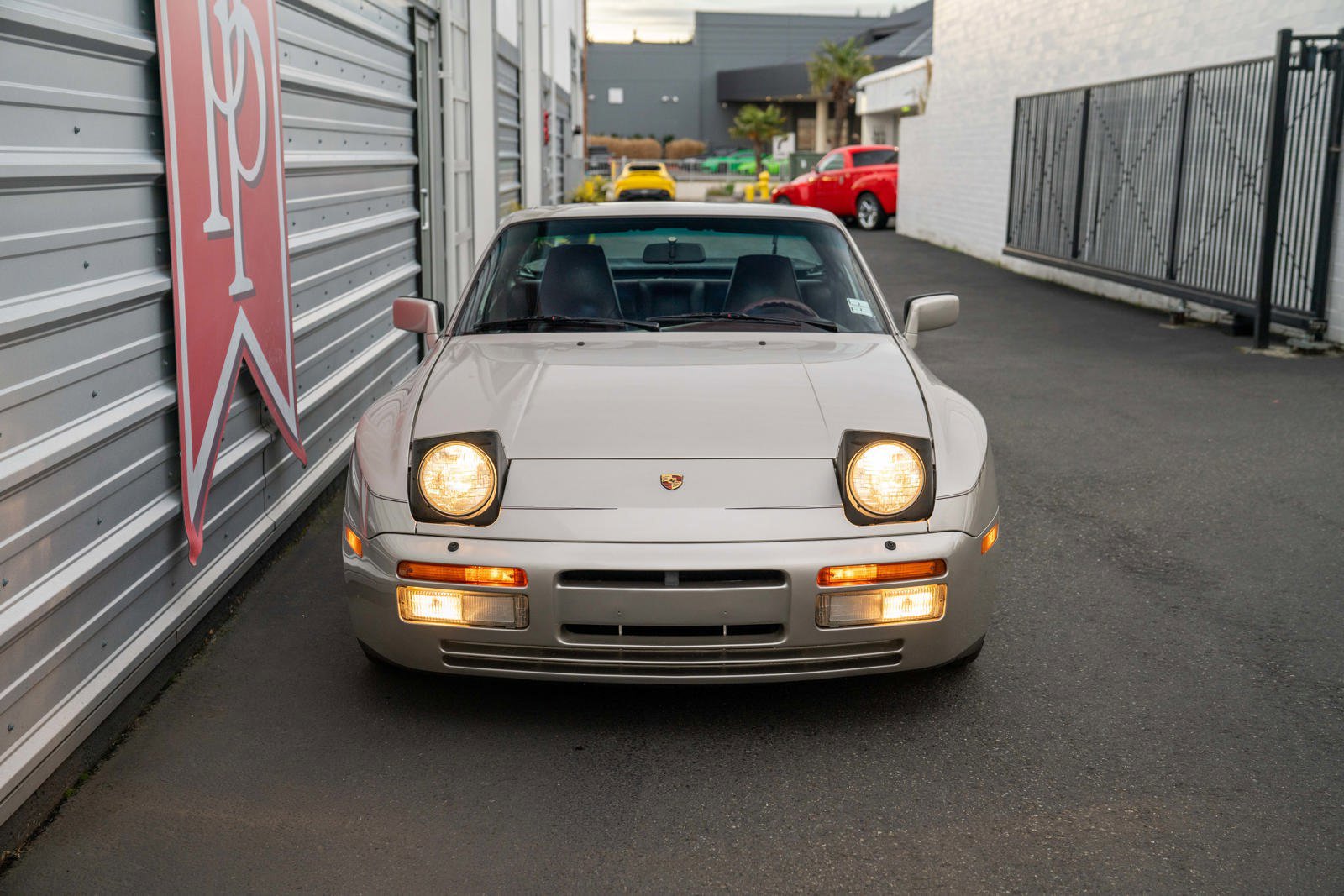 Used 1986 Porsche 944 Turbo RWD image 46