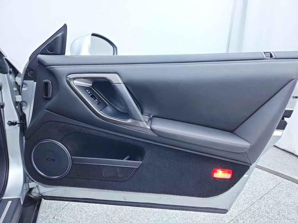 Used 2010 Nissan GT-R Premium image 32