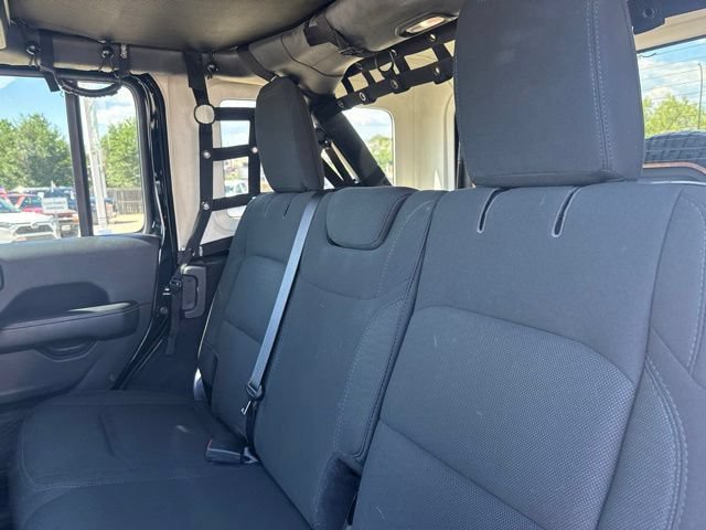 Used 2019 Jeep Wrangler Unlimited Sahara AWD/4WD image 12