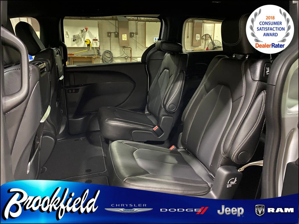 New 2026 Chrysler Pacifica Select image 17