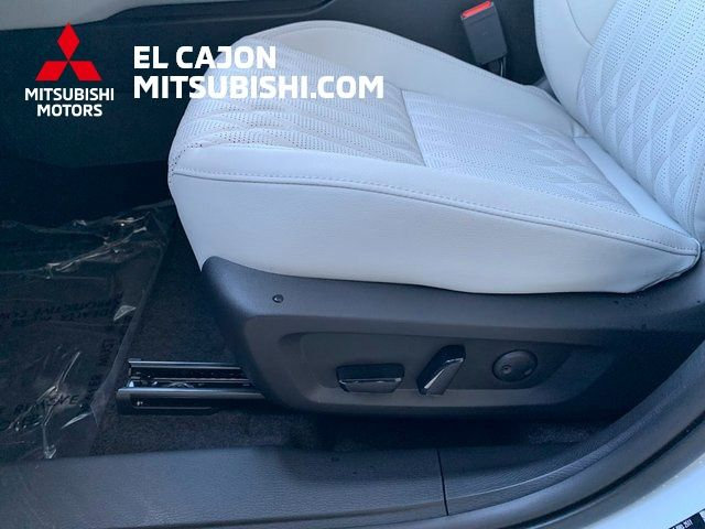 New 2026 Mitsubishi Outlander SEL FWD image 13