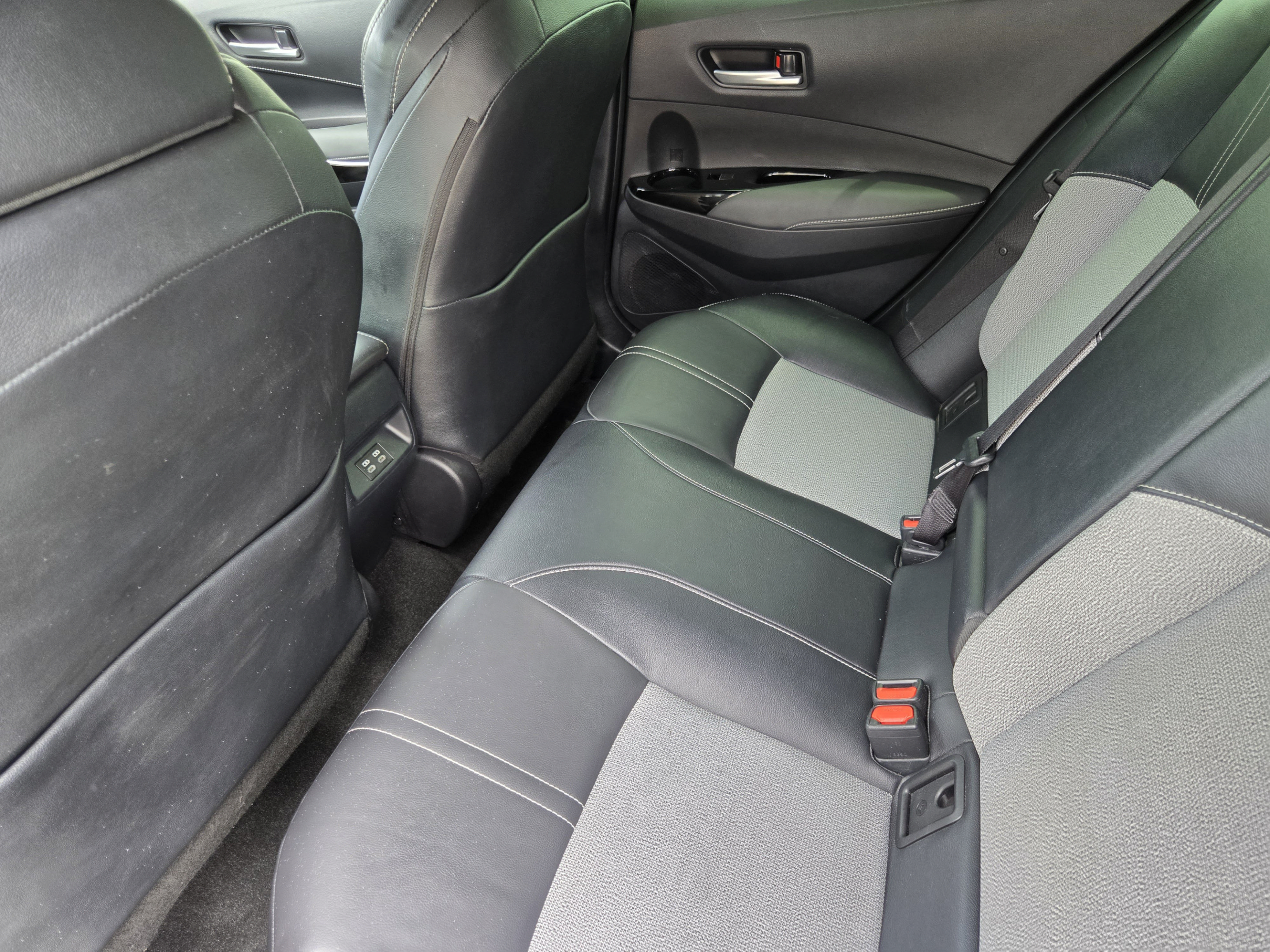 Used 2023 Toyota Corolla XSE FWD image 27