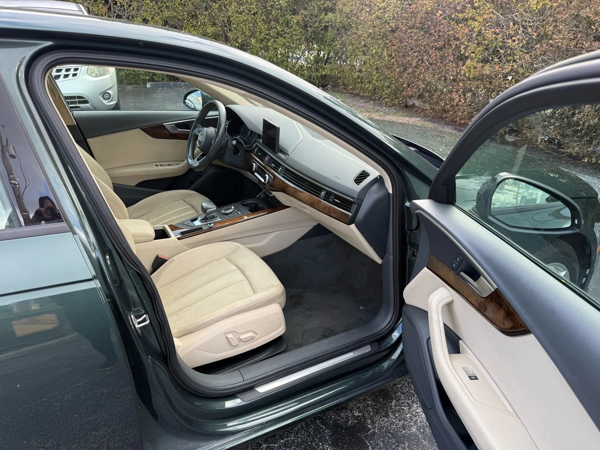 Used 2017 Audi A4 2.0T Premium image 8