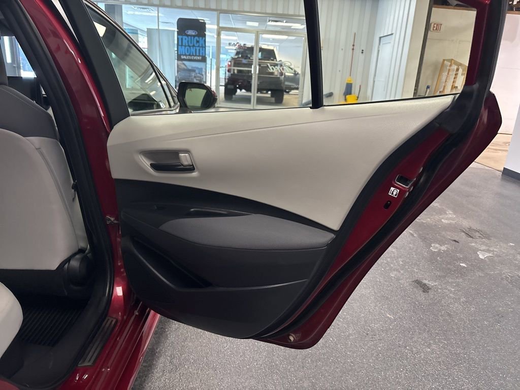 Used 2022 Toyota Corolla LE image 27