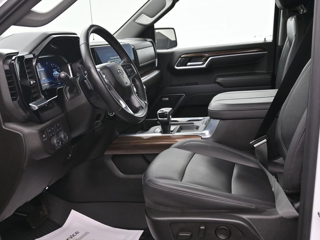 Used 2025 Chevrolet Silverado 1500 RST w/ Convenience Package II image 11