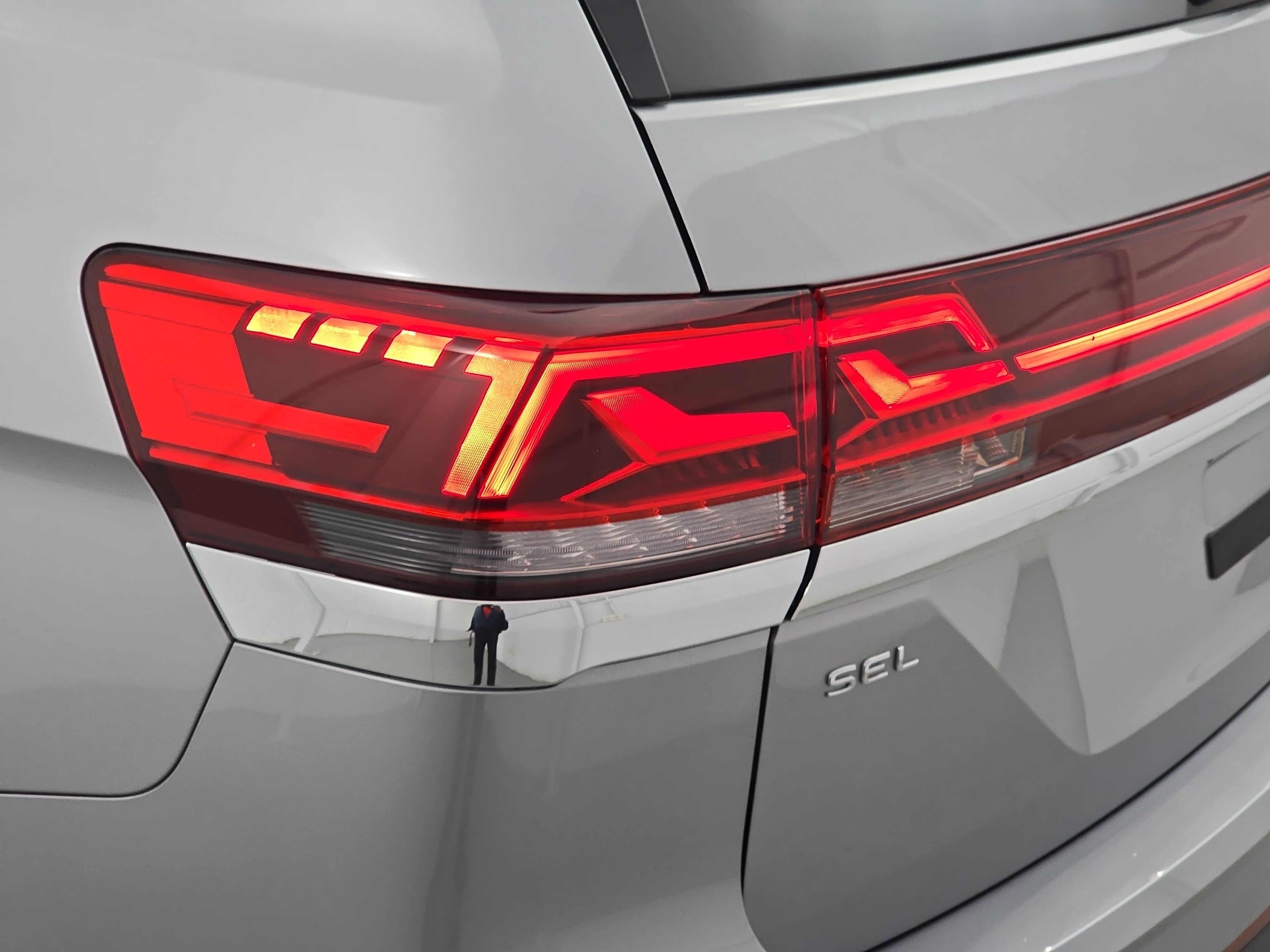 Certified 2025 Volkswagen Atlas SEL AWD/4WD image 36