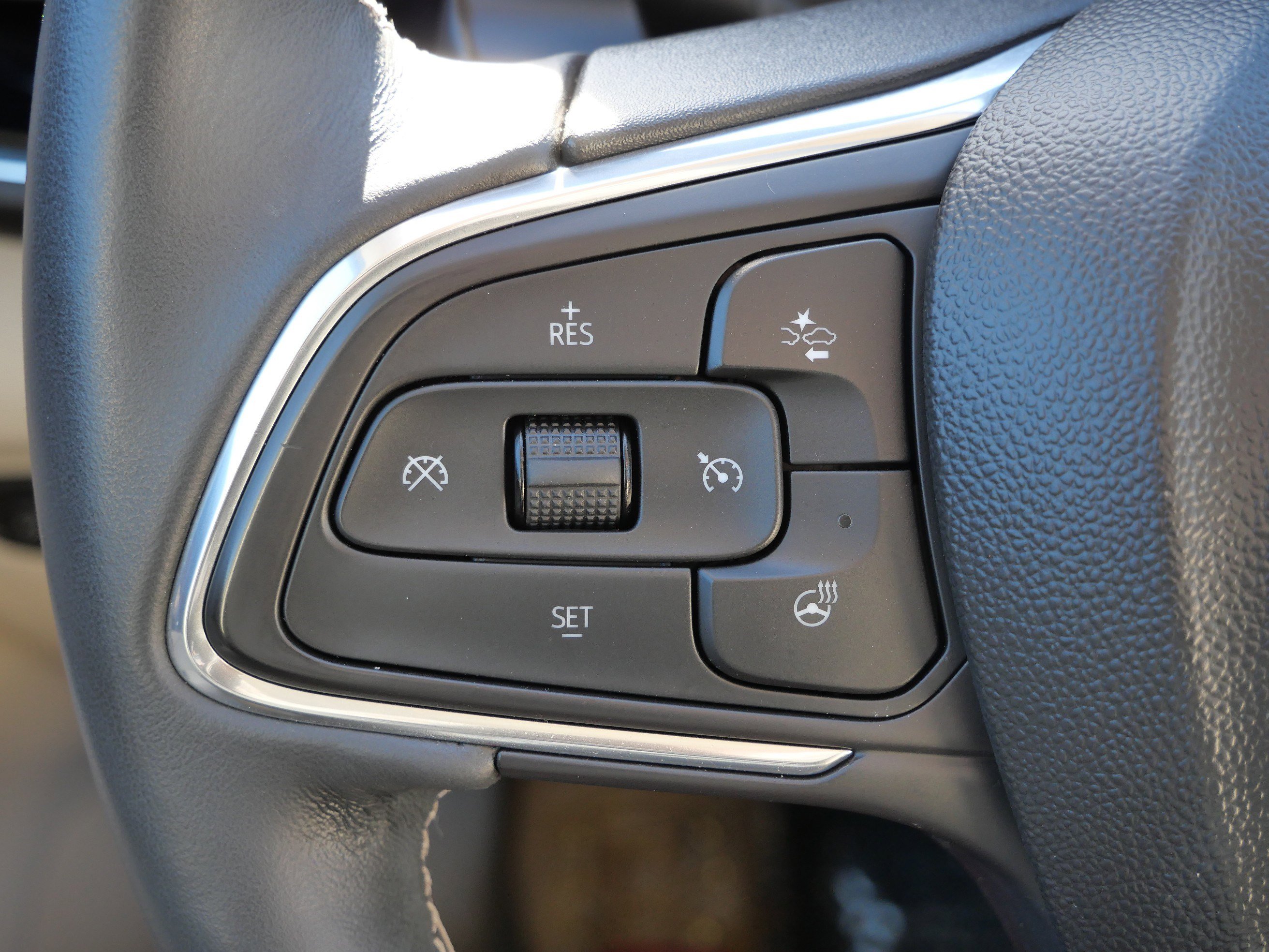 Used 2023 Buick Envision Avenir image 33