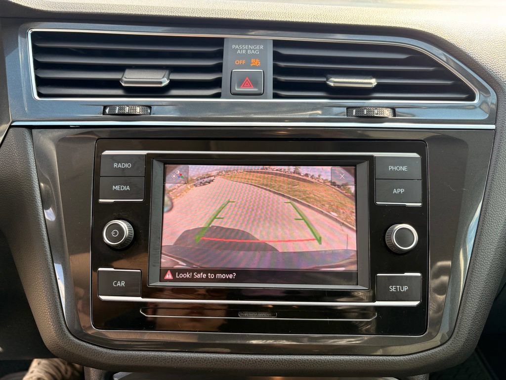 Used 2018 Volkswagen Tiguan S FWD image 17