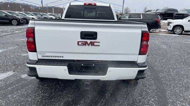 Used 2016 GMC Sierra 3500 Denali image 4