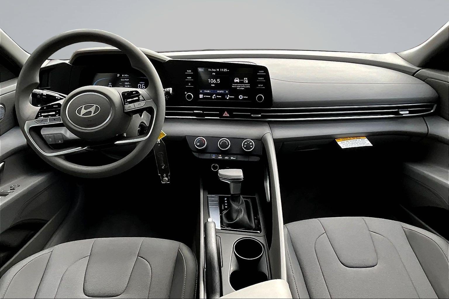 Used 2026 Hyundai Elantra SE FWD image 6
