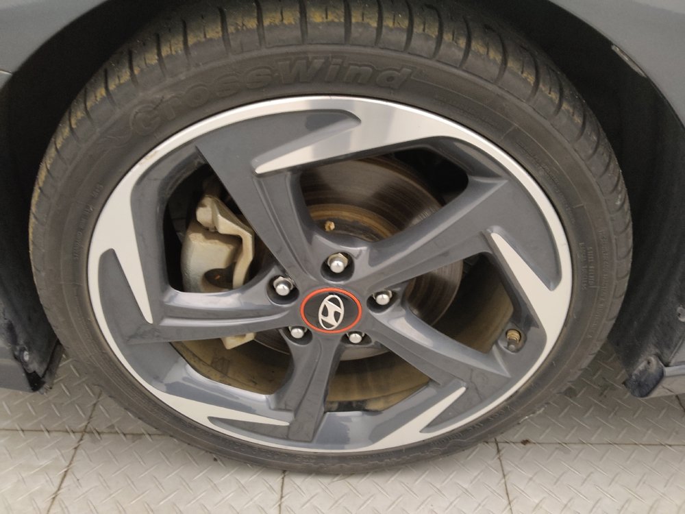 Used 2020 Hyundai Veloster Turbo FWD image 31