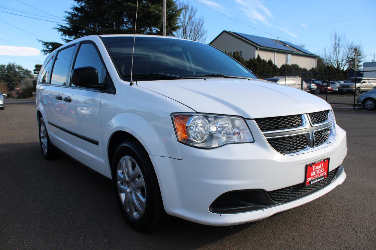 Used 2016 Dodge Grand Caravan American Value Package FWD image 7