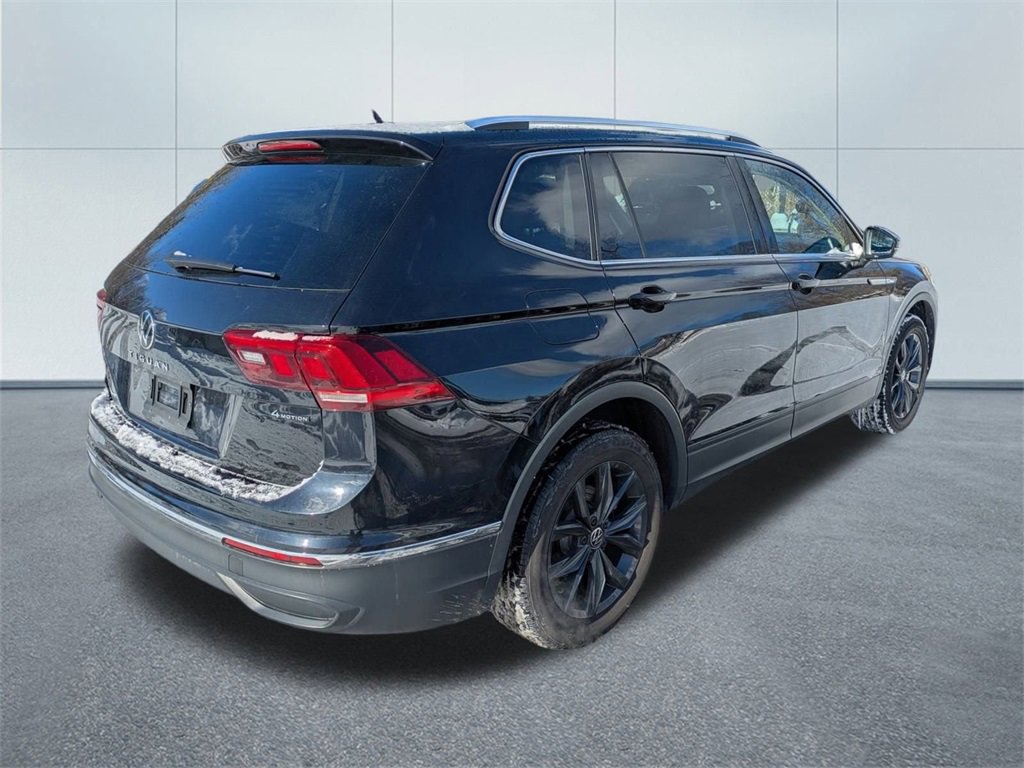 Used 2024 Volkswagen Tiguan SE image 3