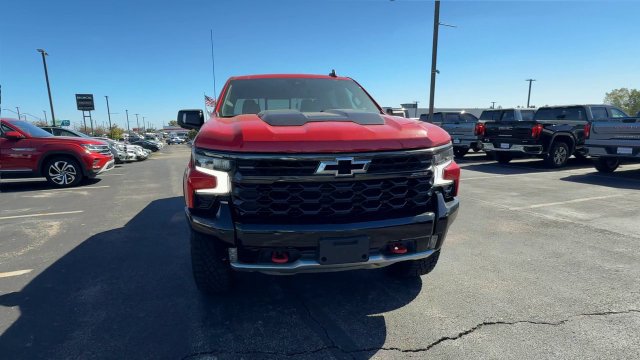 Used 2024 Chevrolet Silverado 1500 ZR2 w/ Technology Package AWD/4WD image 3