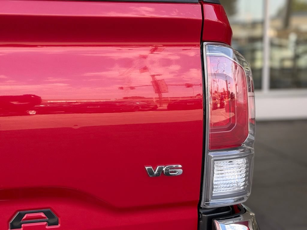 Certified 2023 Toyota Tacoma SR5 AWD/4WD image 14