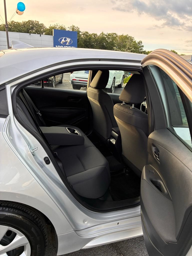 Used 2024 Toyota Corolla LE FWD image 19