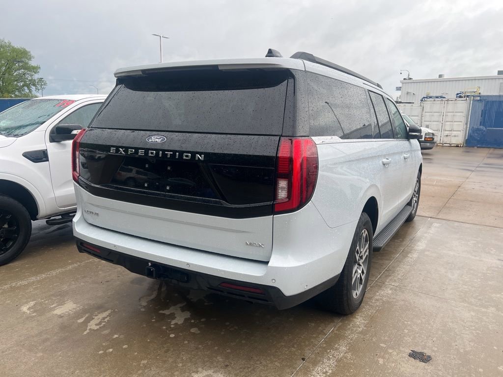 Used 2025 Ford Expedition Max Active AWD/4WD image 4