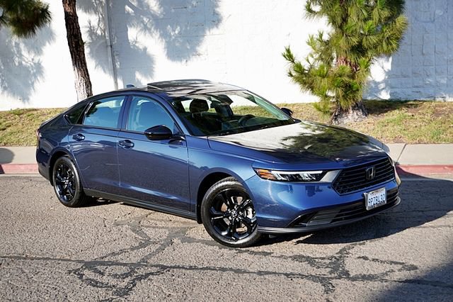 Certified 2025 Honda Accord SE image 1