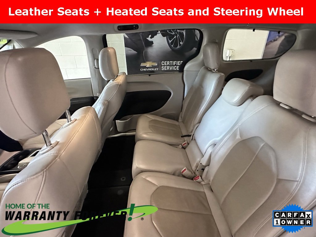 Used 2021 Chrysler Pacifica Touring-L image 18