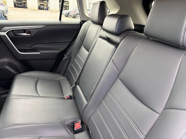Used 2020 Toyota RAV4 XLE Premium FWD image 23