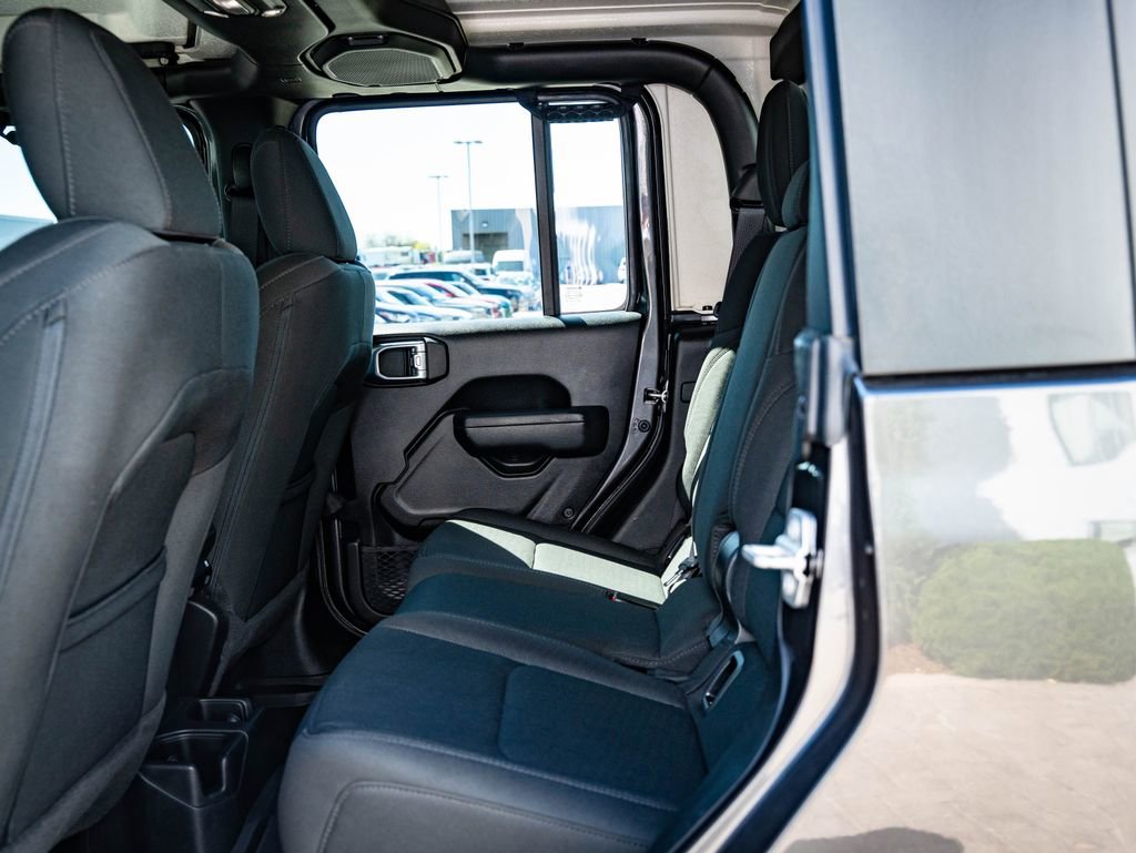 Used 2023 Jeep Gladiator Sport image 41