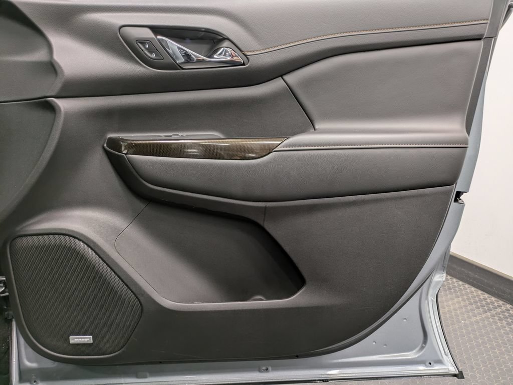 Used 2023 GMC Acadia AT4 AWD/4WD image 28