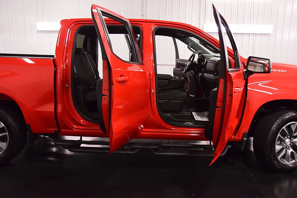 Used 2025 Chevrolet Silverado 1500 LT AWD/4WD image 32