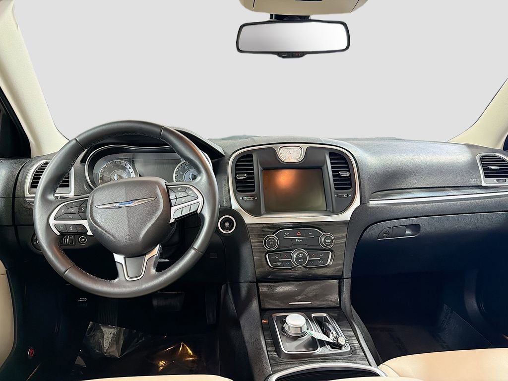 Used 2016 Chrysler 300 Limited image 25