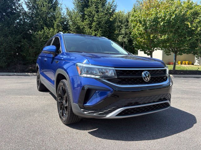 Used 2023 Volkswagen Taos SE w/ Panoramic Sunroof Package FWD image 10