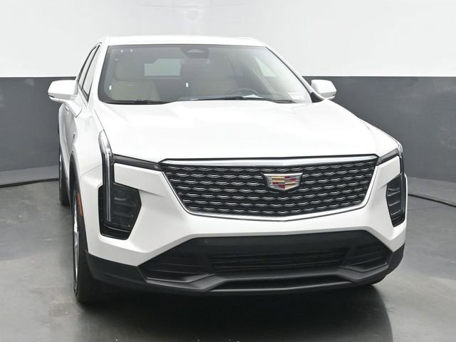 Used 2024 Cadillac XT4 Luxury w/ Cold Weather Package AWD/4WD image 8