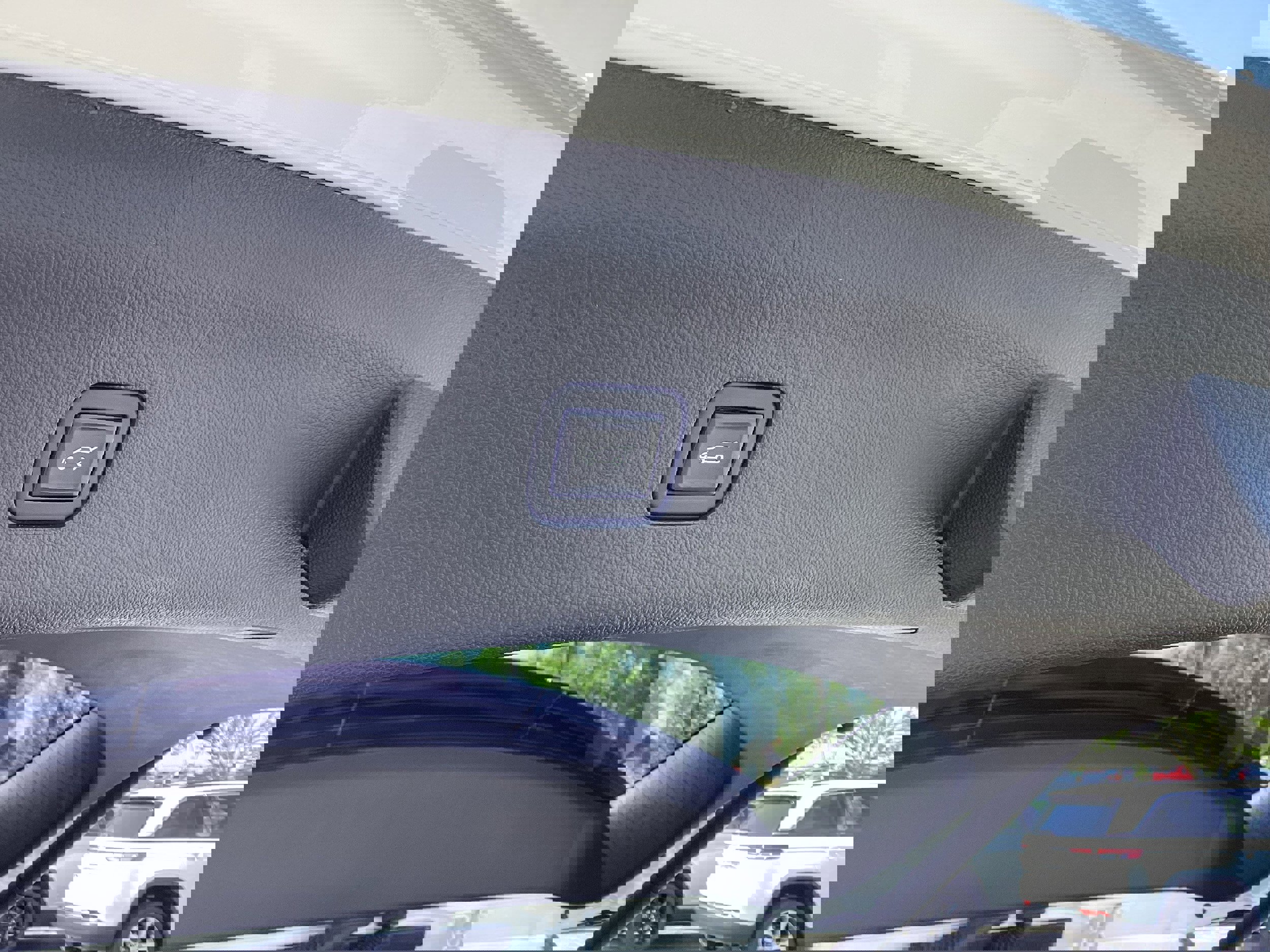 Used 2021 Buick Enclave Essence FWD image 16