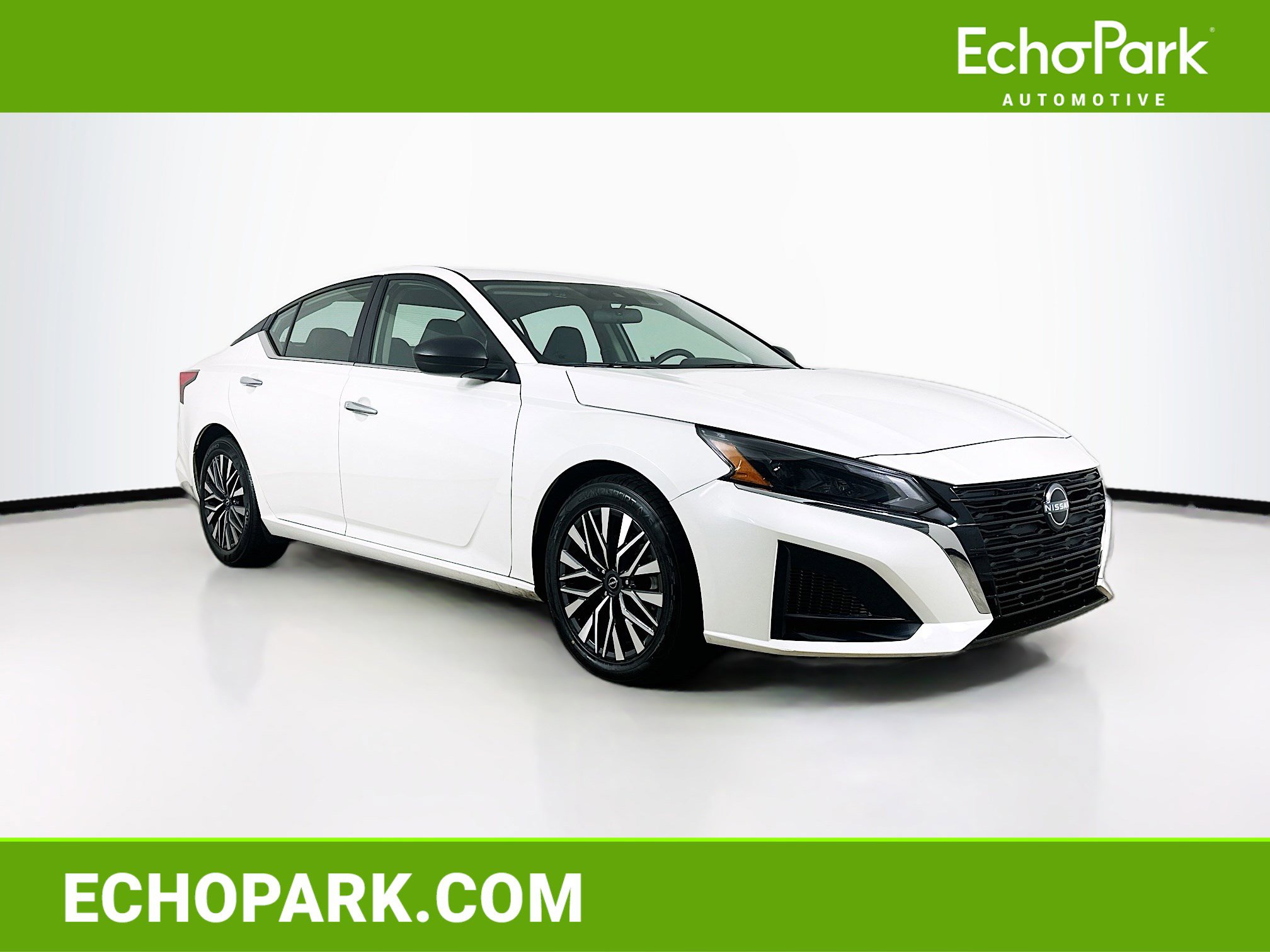 Used 2025 Nissan Altima 2.5 SV image 1
