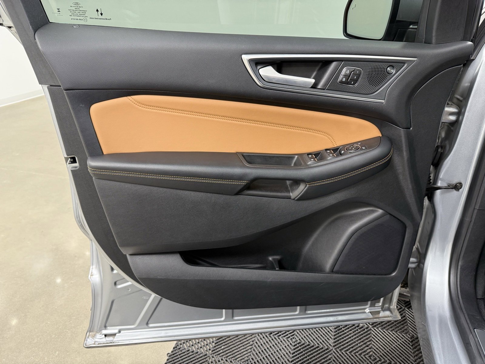 Used 2024 Ford Edge Titanium w/ Titanium Elite Package image 14