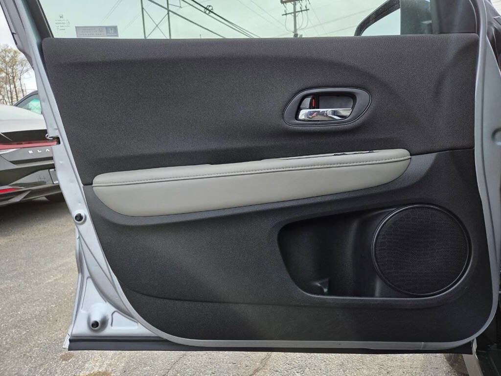 Used 2020 Honda HR-V LX image 23