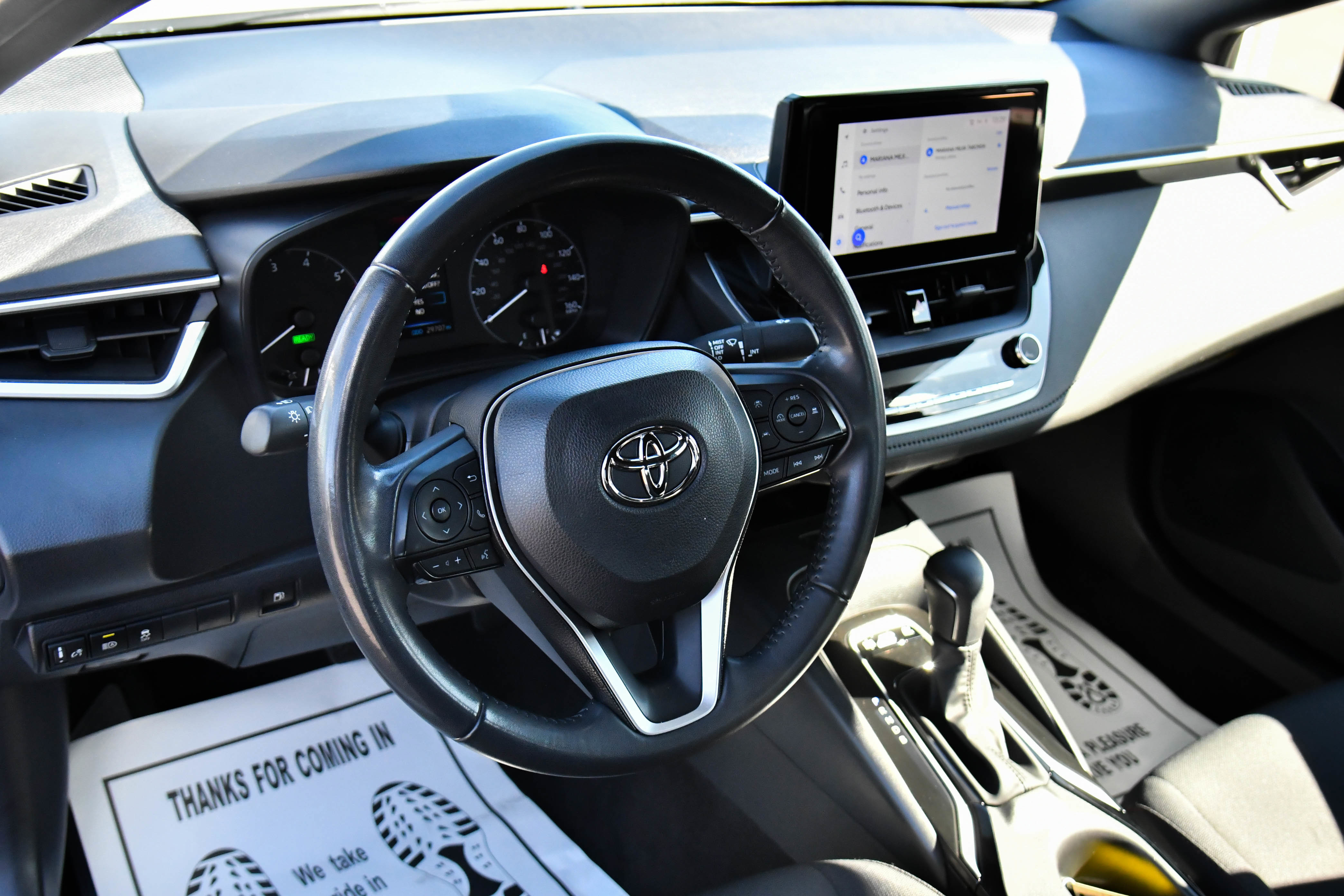 Used 2024 Toyota Corolla SE w/ SE Package image 16