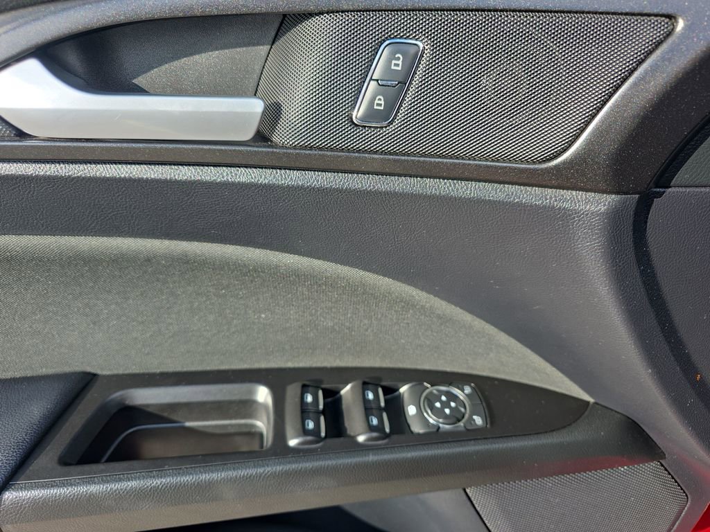 Used 2018 Ford Fusion SE w/ Equipment Group 201A image 15