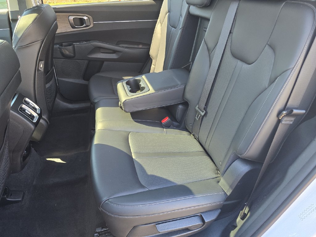 Used 2023 Kia Sorento S w/ Panoramic Sunroof Package AWD/4WD image 28