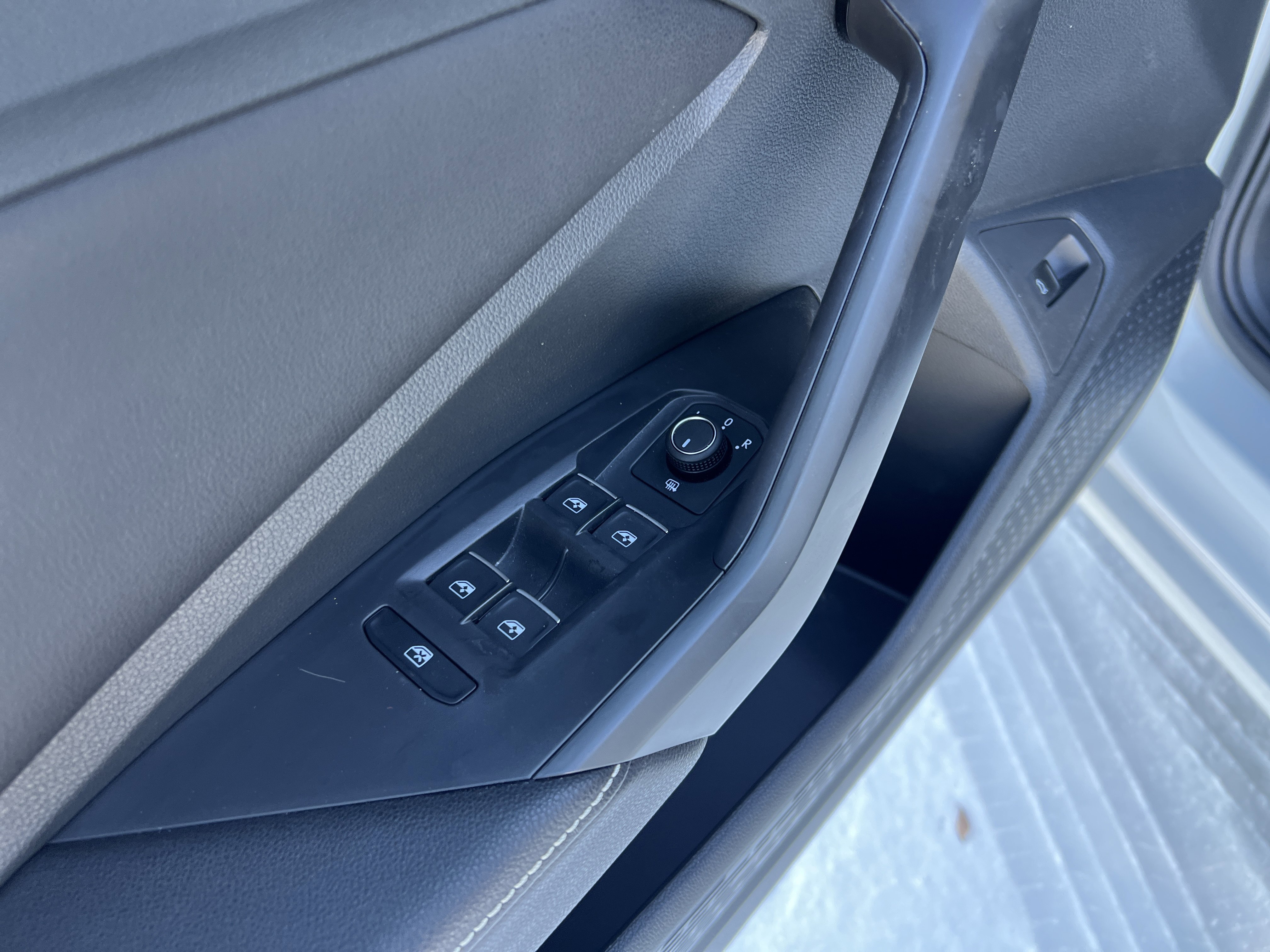 Certified 2025 Volkswagen Jetta S image 13