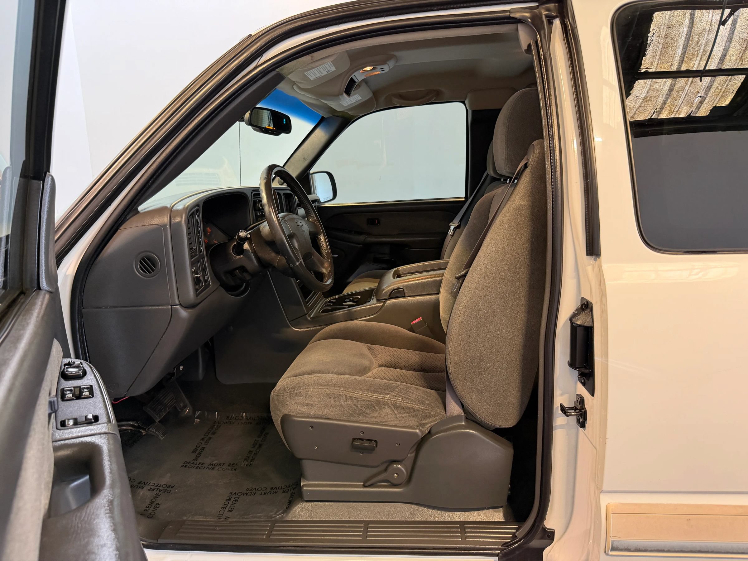 Used 2003 Chevrolet Silverado 1500 LS w/ Off-Road Package AWD/4WD image 10