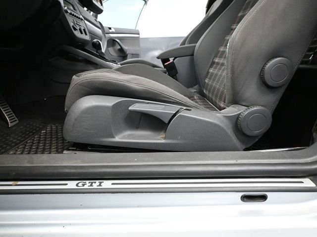 Used 2006 Volkswagen GTI 2.0T 2-Door image 19