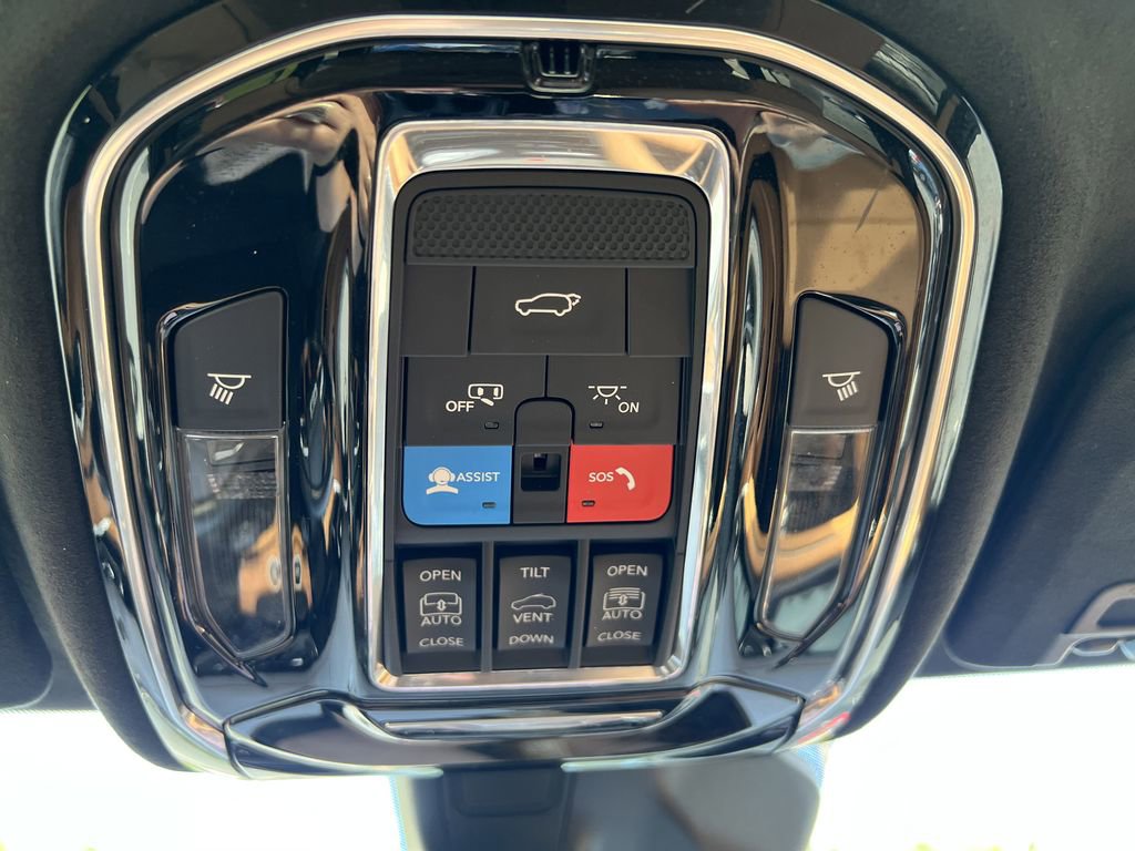 Certified 2024 Jeep Grand Cherokee L Summit AWD/4WD image 13