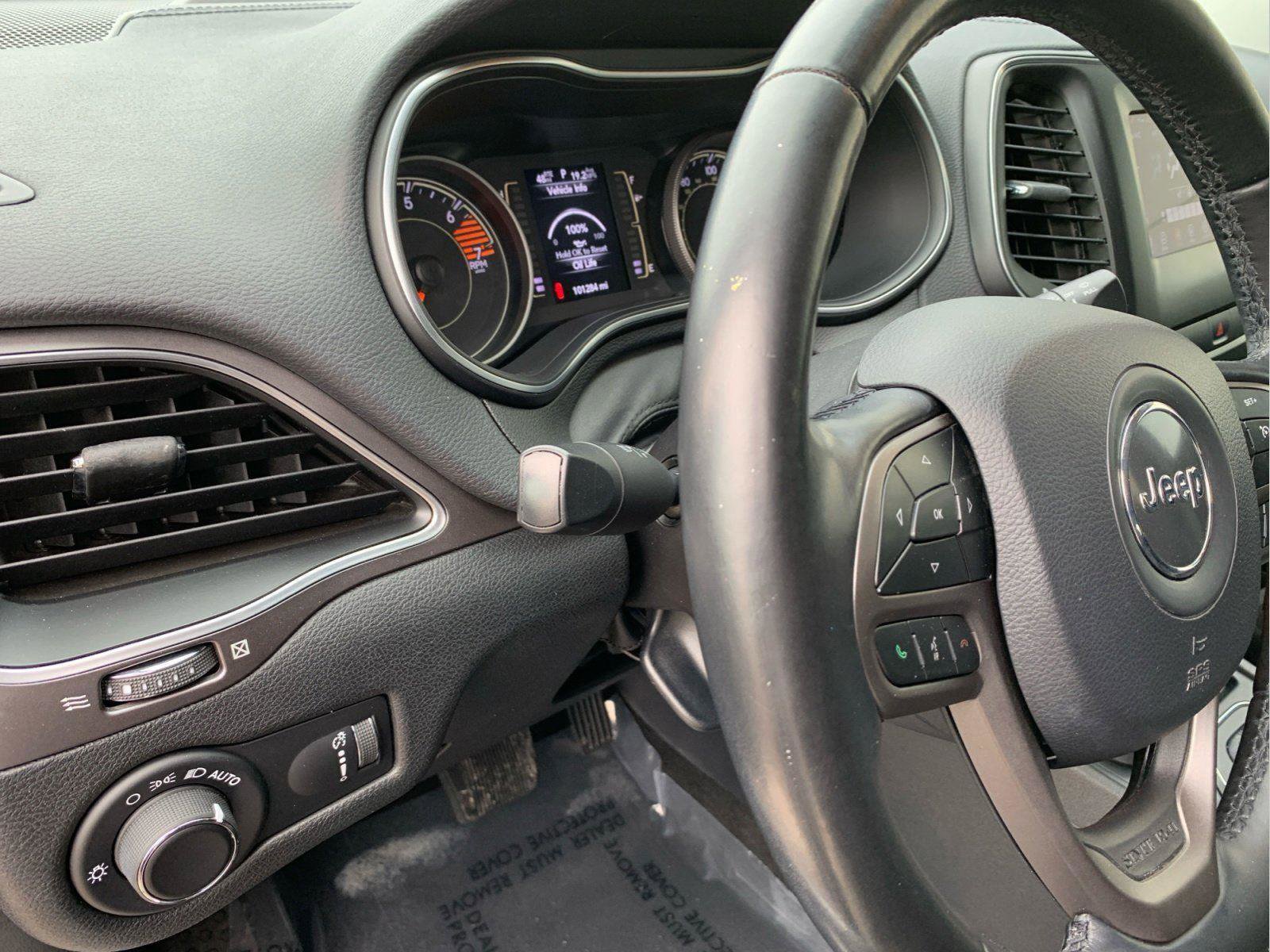 Used 2020 Jeep Cherokee Latitude w/ Cold Weather Group image 24