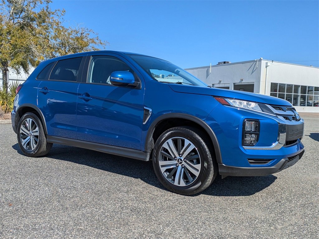 Used 2025 Mitsubishi Outlander Sport SE image 2